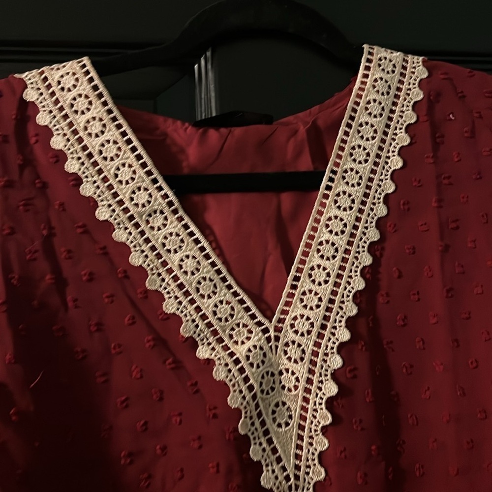 NWT Elegant Burgundy Lace-Trimmed Women's Top L - Picture 2 of 5